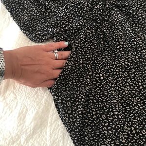 Flattering black & beige Romper Apt 9